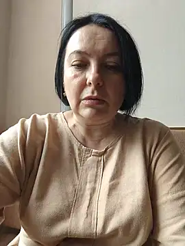 Snapshot of EmmaEmmy40 chatting on 07-20-26, 10:39 EmmaEmmy40 online show from 07-20-26, 10:39