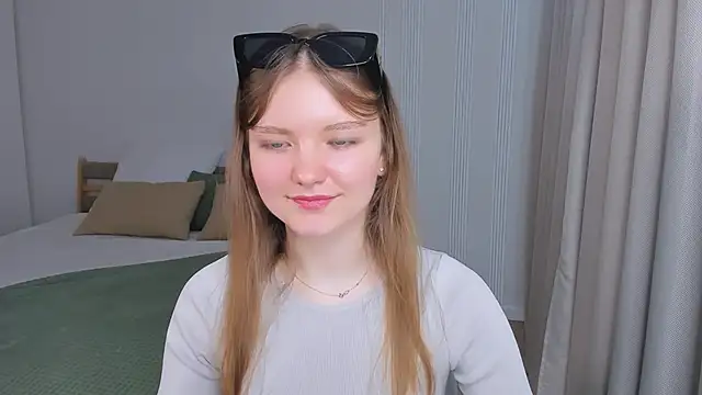 LookEva online show from 05-12-26, 04:53