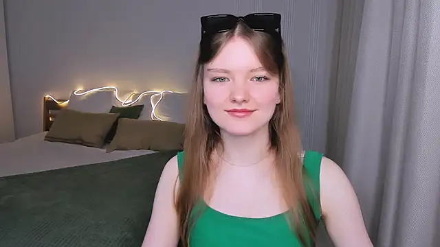 LookEva online show from 05-16-26, 04:31