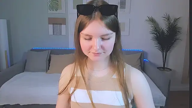 LookEva online show from 05-25-26, 11:27