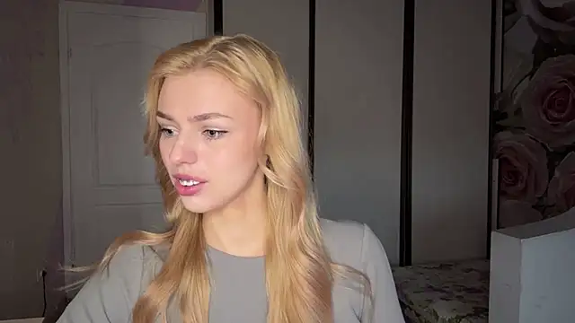 ScarlettRosy online show from 05-13-26, 03:37
