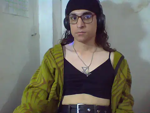 LaCuerva online show from 05-15-26, 04:47