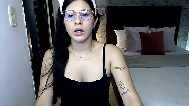 isa cruzx online show from 07-14-26, 09:42