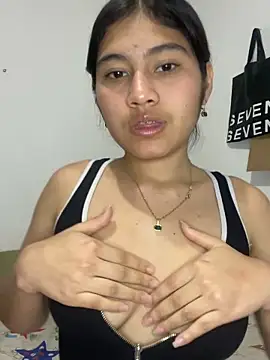 Snapshot of Xaannder chatting on 06-12-26, 01:37 Xaannder online show from 06-12-26, 01:37
