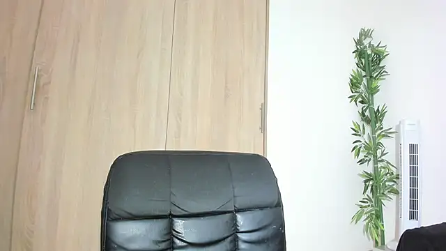 keily milk online show from 05-16-26, 05:34