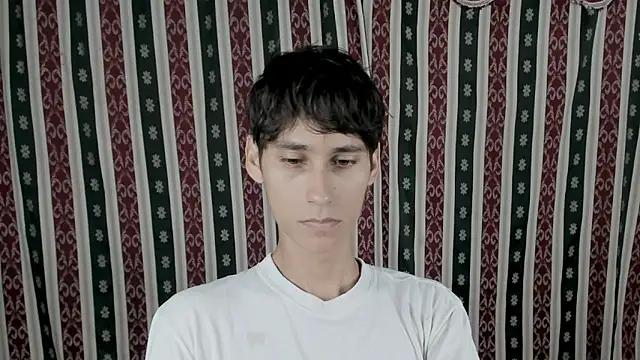 Snapshot of RenKaynSex chatting on 05-22-26, 01:24 RenKaynSex online show from 05-22-26, 01:24