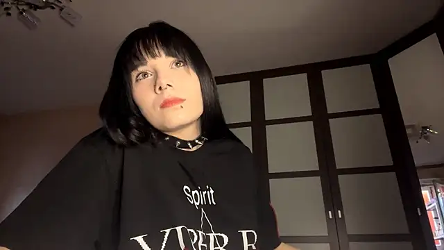 Snapshot of gothicq chatting on 05-04-26, 02:02 gothicq online show from 05-04-26, 02:02