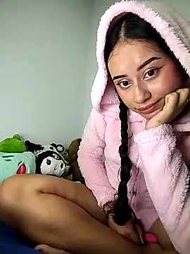 Snapshot of L0lita_Emi12 chatting on 05-11-26, 04:07 L0lita Emi12 online show from 05-11-26, 04:07