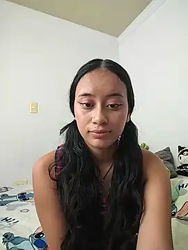 Snapshot of L0lita_Emi12 chatting on 05-21-26, 04:25 L0lita Emi12 online show from 05-21-26, 04:25