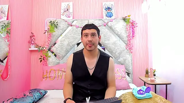 Snapshot of Kalix_Taylor chatting on 05-17-26, 04:58 Kalix Taylor online show from 05-17-26, 04:58