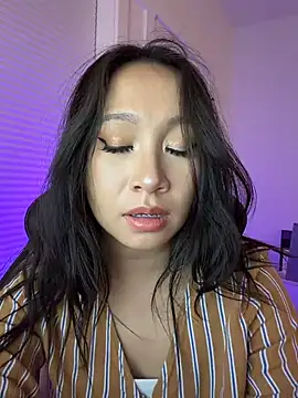 Snapshot of petiteTai chatting on 05-15-26, 03:46 petiteTai online show from 05-15-26, 03:46