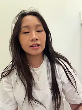Snapshot of petiteTai chatting on 05-30-26, 03:25 petiteTai online show from 05-30-26, 03:25