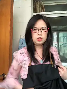 nidejiejie online show from 05-13-26, 03:48