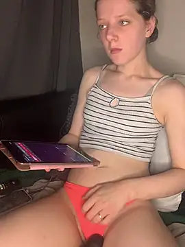 Snapshot of Tatum-Bear chatting on 07-19-26, 09:18 Tatum-Bear online show from 07-19-26, 09:18