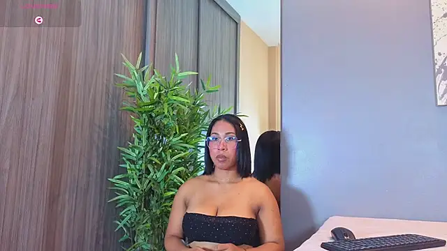 Karlie moore  online show from 05-21-26, 09:22