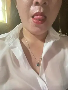 Poppy dogy online show from 05-07-26, 07:47
