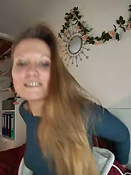 Candy Cougar online show from 05-17-26, 06:55