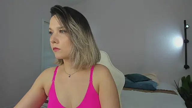 Nikki Mi1k online show from 06-13-26, 01:14