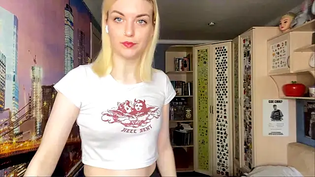 MonicaHolt online show from 05-14-26, 10:22