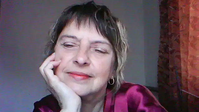 Snapshot of ElizabethGorden chatting on 05-05-26, 03:03 ElizabethGorden online show from 05-05-26, 03:03