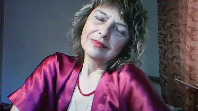 Snapshot of ElizabethGorden chatting on 05-15-26, 03:02 ElizabethGorden online show from 05-15-26, 03:02