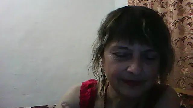 Snapshot of ElizabethGorden chatting on 05-15-26, 05:42 ElizabethGorden online show from 05-15-26, 05:42