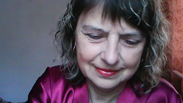 Snapshot of ElizabethGorden chatting on 05-17-26, 04:32 ElizabethGorden online show from 05-17-26, 04:32