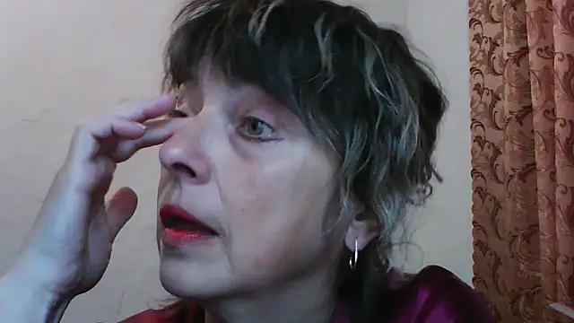 Snapshot of ElizabethGorden chatting on 05-21-26, 03:13 ElizabethGorden online show from 05-21-26, 03:13