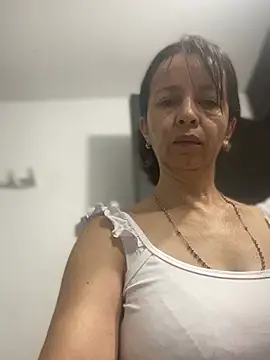 Soy Camila8 online show from 05-16-26, 12:48