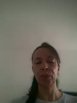 Soy Camila8 online show from 05-25-26, 11:49