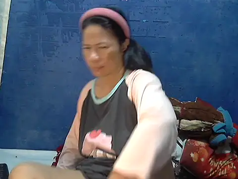 hotchilimom online show from 10-20-25, 12:44