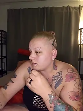 Lady Peggi online show from 05-05-26, 04:04