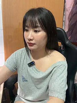 Bella439 online show from 05-18-26, 04:07