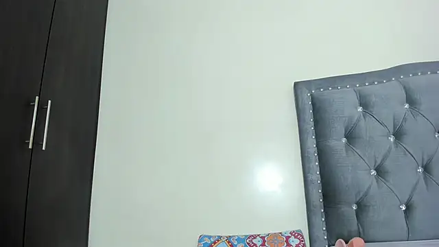 Snapshot of Shell__ chatting on 05-18-26, 04:07 Shell online show from 05-18-26, 04:07