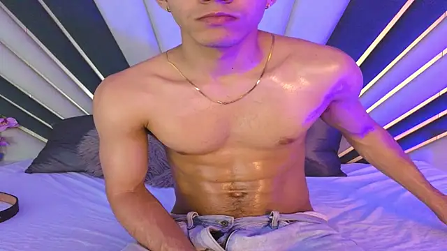 Snapshot of Sebastian_Vega chatting on 05-27-26, 11:24 Sebastian Vega online show from 05-27-26, 11:24