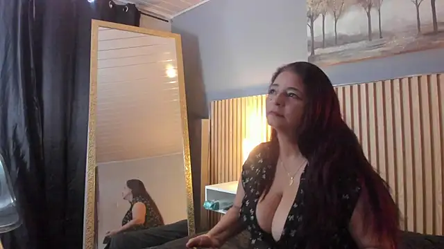 Snapshot of rosse_m1 chatting on 05-09-26, 12:32 rosse m1 online show from 05-09-26, 12:32