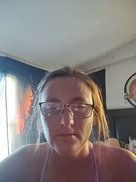 Snapshot of Queenle91 chatting on 05-22-26, 02:01 Queenle91 online show from 05-22-26, 02:01