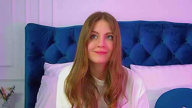 Snapshot of SofiaSarvains chatting on 05-11-26, 04:04 SofiaSarvains online show from 05-11-26, 04:04