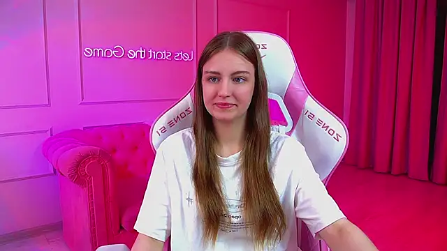 Snapshot of SofiaSarvains chatting on 06-11-26, 07:01 SofiaSarvains online show from 06-11-26, 07:01