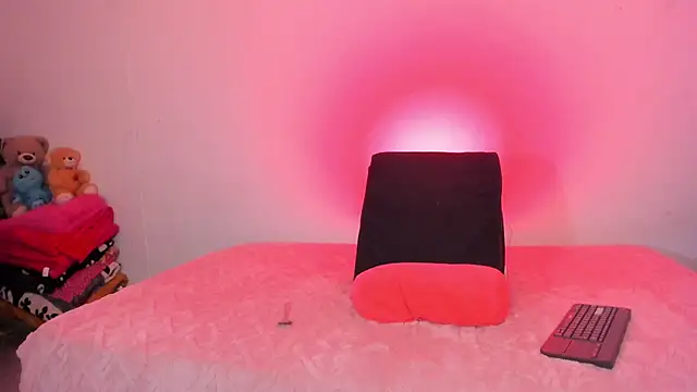 Sophiie dreams online show from 05-20-26, 02:56