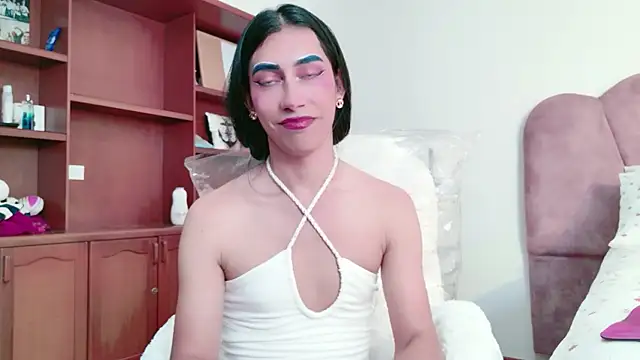 Snapshot of Alexadomina22 chatting on 05-17-26, 06:04 Alexadomina22 online show from 05-17-26, 06:04