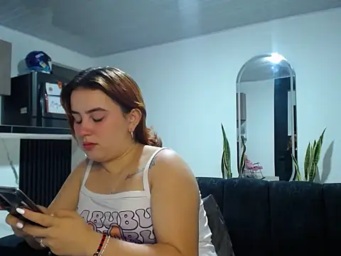 Snapshot of sweet_bella_29 chatting on 05-20-26, 03:02 sweet bella 29 online show from 05-20-26, 03:02