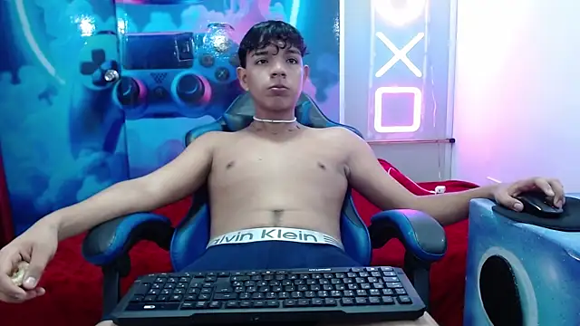 Aron hot11 online show from 05-26-26, 11:45