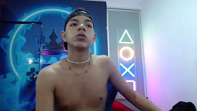 Aron hot11 online show from 05-28-26, 04:26