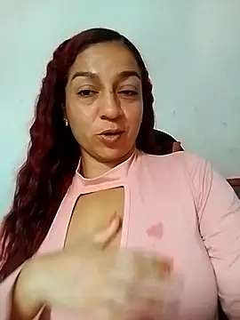 Snapshot of Tumilf chatting on 05-17-26, 05:20 Tumilf online show from 05-17-26, 05:20