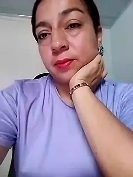 Snapshot of Tumilf chatting on 05-18-26, 01:28 Tumilf online show from 05-18-26, 01:28