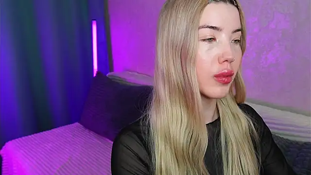 LindaThackerr online show from 05-06-26, 10:09