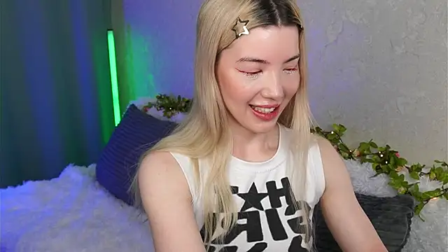 LindaThackerr online show from 05-15-26, 04:19