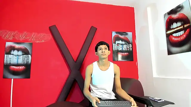 TWINKS BOYSX online show from 05-16-26, 01:21