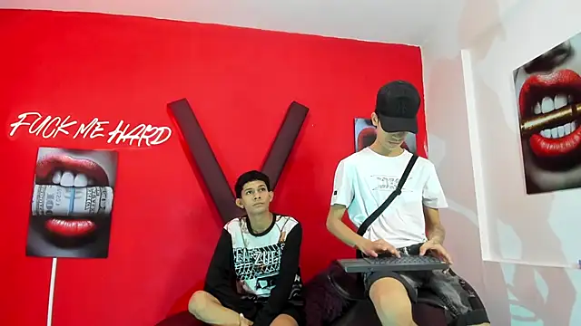 TWINKS BOYSX online show from 05-18-26, 01:28
